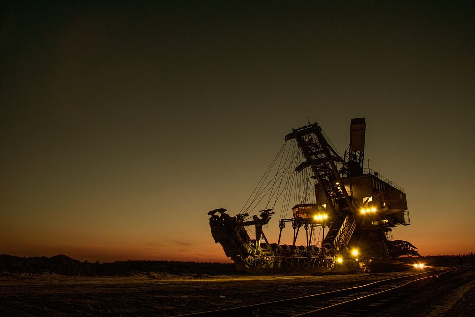 mining excavator 1736289 960 720.jpg