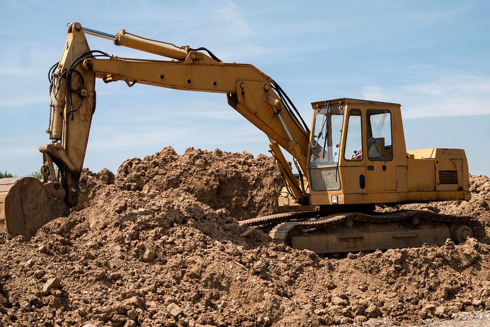 excavators 800996 960 720.jpg