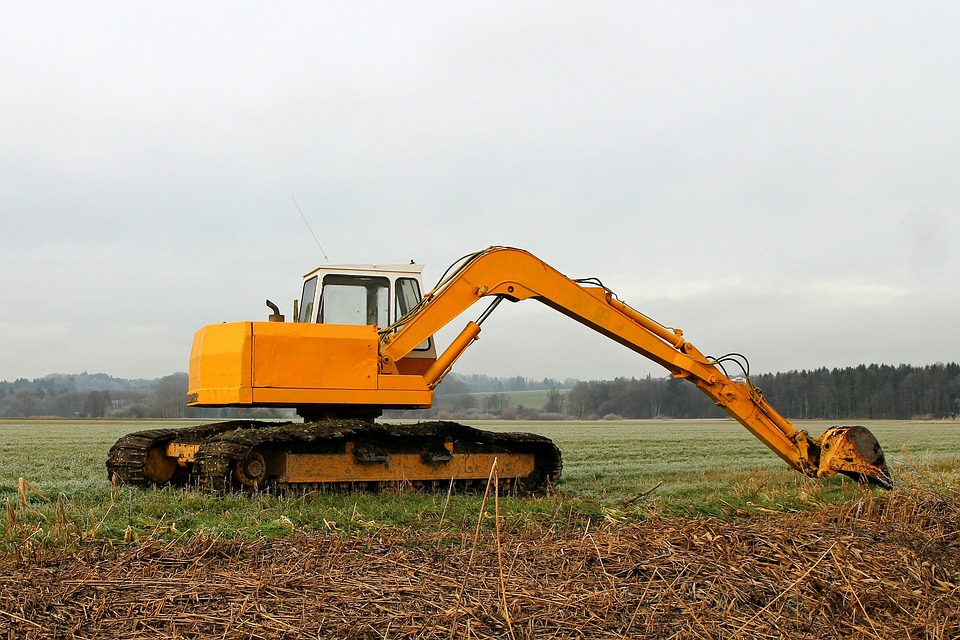 excavators 230957 960 720.jpg