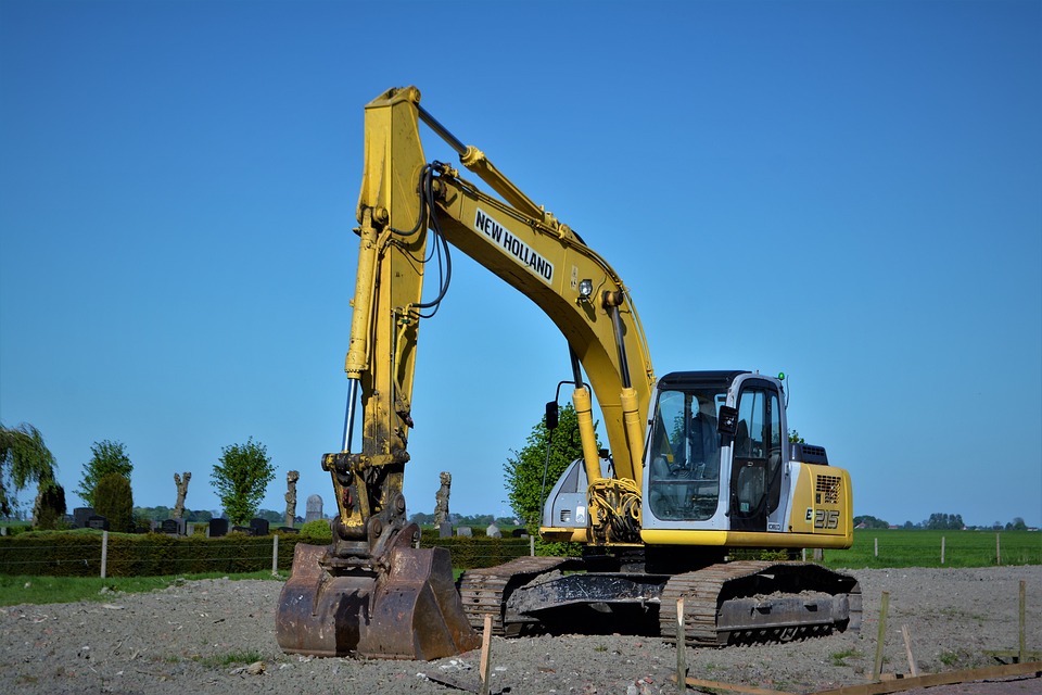 excavators 3384062 960 720.jpg